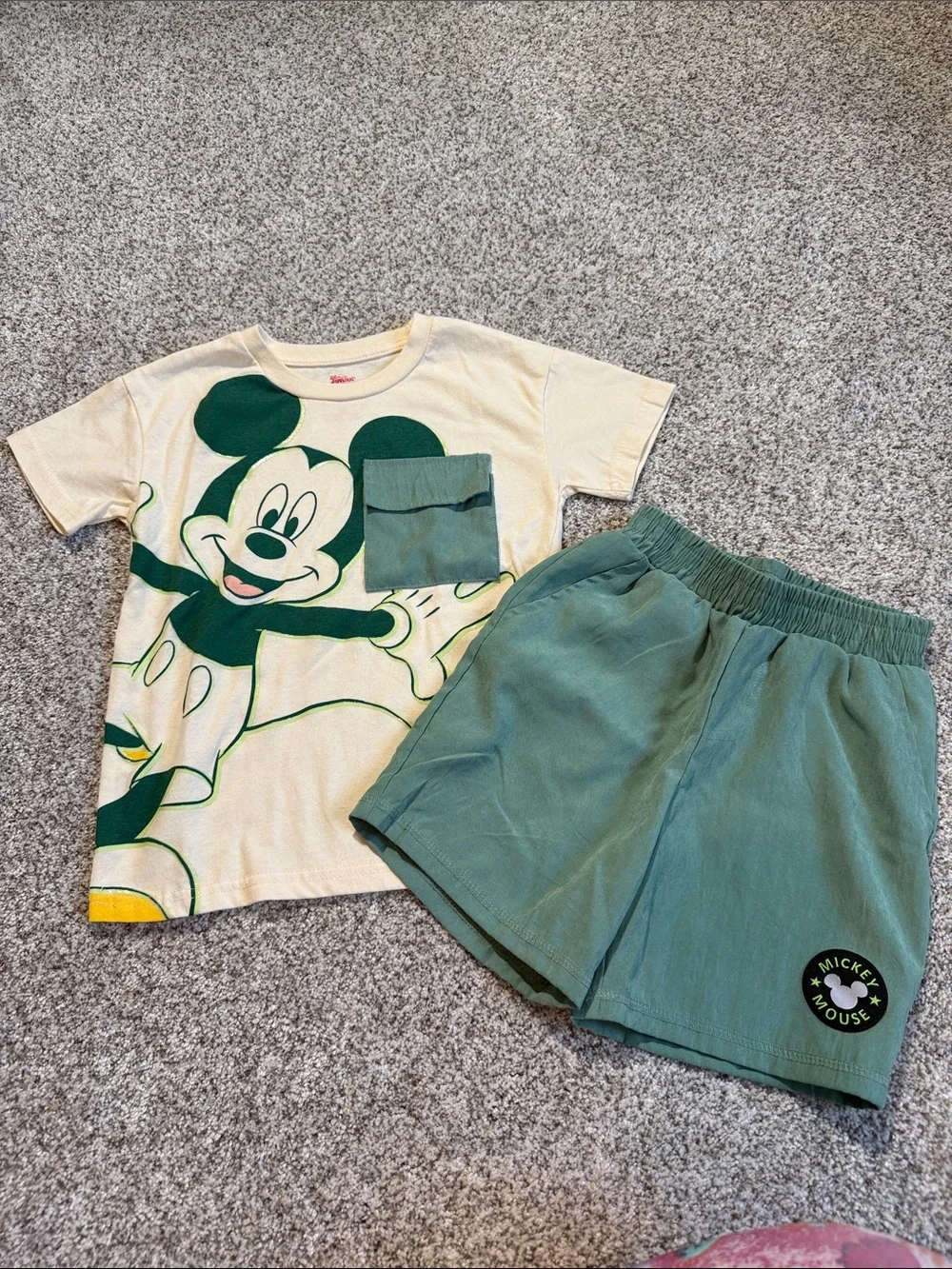 Mickey Mouse Cream & Green Tee with Green Shorts - 5T